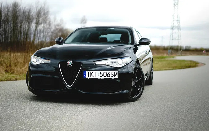 samochody osobowe Alfa Romeo Giulia cena 99500 przebieg: 80000, rok produkcji 2017 z Kielce